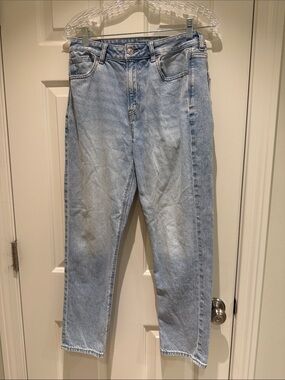 American Eagle Size 6 Short Light Wash Straight Leg Jeans - Classic Denim